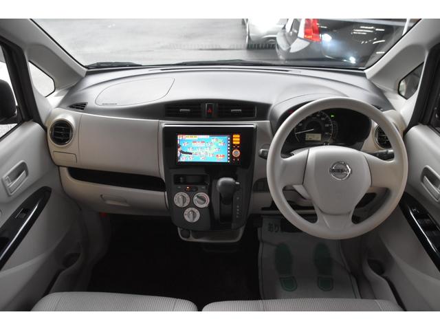 運転席周りも擦れや汚れなどなく綺麗です！運転席・助手席に使用感も少なく大事に乗られていたことが想像できます！！電装品関係も全てチェック済みですのでご安心下さい！