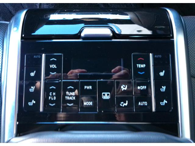 クラウンハイブリッド Ｇ－エグゼクティブ　Ｆｏｕｒ　マイコン制御チルト＆スライド電動ムーンルーフ　パーキングサポートブレーキ（後方歩行者）／リヤカメラディテクション　パノラミックビューモニター＆インテリジェントパーキングアシスト２（巻き込み警報機能付）（18枚目）