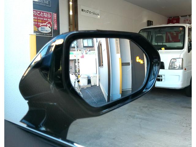 クラウンハイブリッド Ｇ－エグゼクティブ　Ｆｏｕｒ　マイコン制御チルト＆スライド電動ムーンルーフ　パーキングサポートブレーキ（後方歩行者）／リヤカメラディテクション　パノラミックビューモニター＆インテリジェントパーキングアシスト２（巻き込み警報機能付）（25枚目）