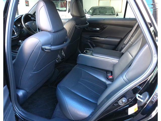 クラウンハイブリッド Ｇ－エグゼクティブ　Ｆｏｕｒ　マイコン制御チルト＆スライド電動ムーンルーフ　パーキングサポートブレーキ（後方歩行者）／リヤカメラディテクション　パノラミックビューモニター＆インテリジェントパーキングアシスト２（巻き込み警報機能付）（28枚目）