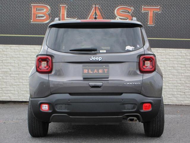 ジープ・レネゲード リミテッド　後期型　本革シート　パワーシート　シートヒーター　純正メモリナビ　フルセグＴＶ　Ｂｌｕｅｔｏｏｔｈ　純正ドライブレコーダー　ＥＴＣ２．０　純正ＬＥＤヘッドライト　オートライト　ステアリングヒーター（7枚目）