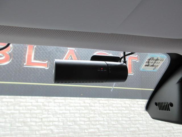ジープ・レネゲード リミテッド　後期型　本革シート　パワーシート　シートヒーター　純正メモリナビ　フルセグＴＶ　Ｂｌｕｅｔｏｏｔｈ　純正ドライブレコーダー　ＥＴＣ２．０　純正ＬＥＤヘッドライト　オートライト　ステアリングヒーター（29枚目）