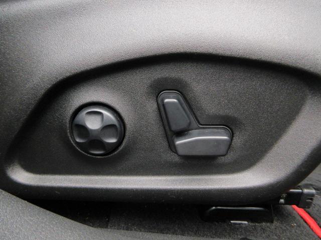 ジープ・レネゲード リミテッド　後期型　本革シート　パワーシート　シートヒーター　純正メモリナビ　フルセグＴＶ　Ｂｌｕｅｔｏｏｔｈ　純正ドライブレコーダー　ＥＴＣ２．０　純正ＬＥＤヘッドライト　オートライト　ステアリングヒーター（33枚目）