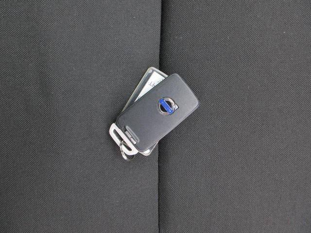 Ｖ４０ クロスカントリー　Ｔ３　純正ＨＤＤナビ　ＥＴＣ　Ｂｌｕｅｔｏｏｔｈオーディオ　バックカメラ　シティーセーフティ　レーンキープエイド　ブラインドスポットモニター　クリアランスソナー　純正ドライブレコーダー　オートライト　禁煙車（37枚目）