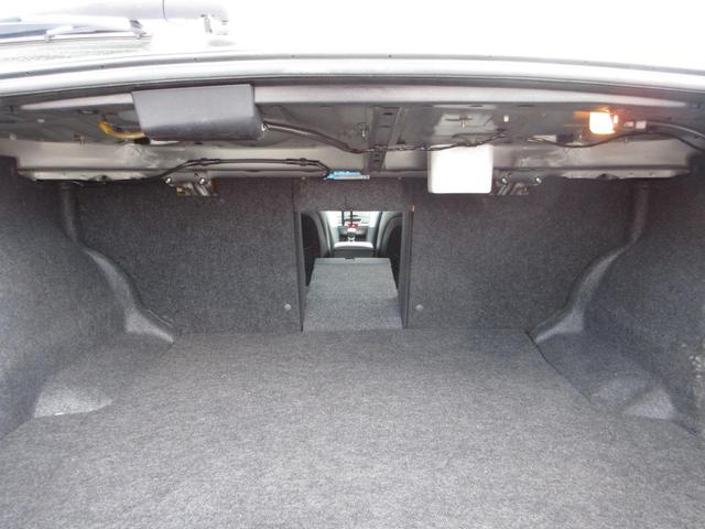 レガシィＢ４ ２．５ＧＴ　Ｓパッケージ　４ＷＤ　６速ＭＴ　ハーフレザーシート　パワーシート　社外メモリーナビ　フルセグＴＶ　Ｂｌｕｅｔｏｏｔｈ　バックカメラ　純正ＨＩＤヘッドライト　オートライト　純正１８インチＡＷ　クルーズコントロール（15枚目）