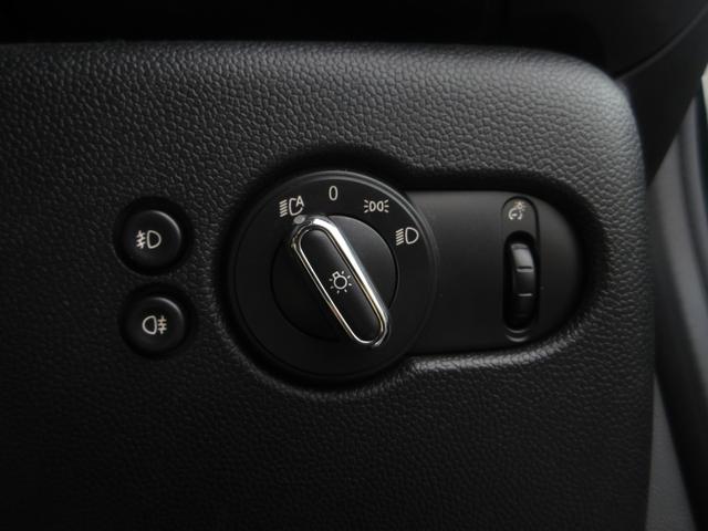 ＭＩＮＩ クーパーＤ　ディーゼルターボ　純正ＨＤＤナビ　Ｂｌｕｅｔｏｏｔｈ　ＭＳＶ　Ｂカメラ　ドラレコ　クリアランスソナー　アイドリングストップ　ＭＴモード　スマートキー　ＨＩＤライト　オートライト　ＥＴＣ　純正１５ＡＷ（27枚目）