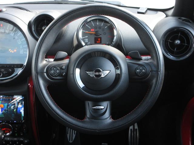ＭＩＮＩ ジョンクーパーワークス　クロスオーバー　フルタイム４ＷＤ　ｈａｒｍａｒｋａｒｄｏｎオーディオ　社外メモリーナビ　フルセグ　バックカメラ　ＪＣＷフルエアロ　ＪＣＷ専用１８ＡＷ　ブレーキキャリパー　ＨＩＤライトフォグ　シートヒーター（17枚目）