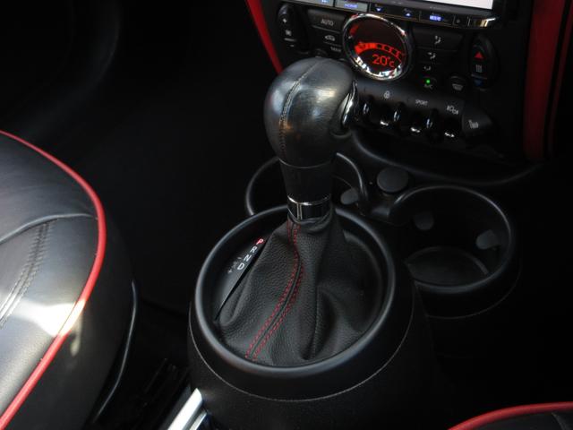ＭＩＮＩ ジョンクーパーワークス　クロスオーバー　フルタイム４ＷＤ　ｈａｒｍａｒｋａｒｄｏｎオーディオ　社外メモリーナビ　フルセグ　バックカメラ　ＪＣＷフルエアロ　ＪＣＷ専用１８ＡＷ　ブレーキキャリパー　ＨＩＤライトフォグ　シートヒーター（20枚目）