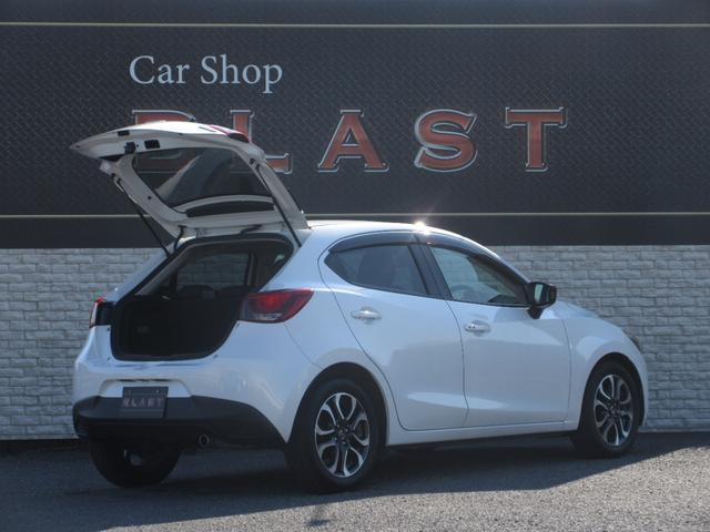 デミオ XDツーリング 6速マニュアル 衝突被害軽減ブレーキ 純正SDナビ フルセグTV Bluetooth オートクルコン シートヒーター 純正LEDライト オートライト アイドリングストップ ヘッドアップディスプレイ(8枚目)