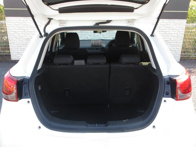 デミオ XDツーリング 6速マニュアル 衝突被害軽減ブレーキ 純正SDナビ フルセグTV Bluetooth オートクルコン シートヒーター 純正LEDライト オートライト アイドリングストップ ヘッドアップディスプレイ(14枚目)