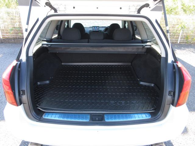 レガシィツーリングワゴン ２．０ＧＴスペックＢ　ワンオーナー　フルタイム４ＷＤ　５速マニュアル　社外ＨＤＤナビ　ＭＳＶ　フルセグＴＶ　Ｂカメラ　社外マフラー　純正１８ＡＷ　パワーシート　オートエアコン　ＨＩＤライト　ルーフレール　ドアバイザー（16枚目）