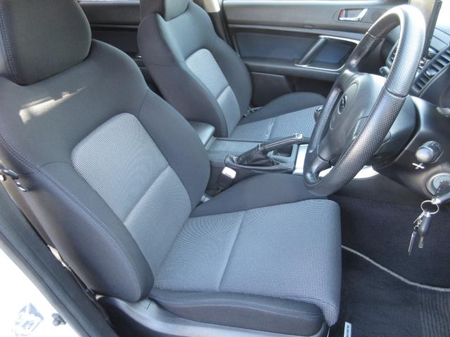 レガシィツーリングワゴン ２．０ＧＴスペックＢ　ワンオーナー　フルタイム４ＷＤ　５速マニュアル　社外ＨＤＤナビ　ＭＳＶ　フルセグＴＶ　Ｂカメラ　社外マフラー　純正１８ＡＷ　パワーシート　オートエアコン　ＨＩＤライト　ルーフレール　ドアバイザー（20枚目）