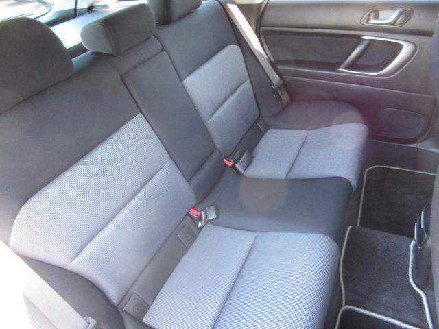 レガシィツーリングワゴン ２．０ＧＴスペックＢ　ワンオーナー　フルタイム４ＷＤ　５速マニュアル　社外ＨＤＤナビ　ＭＳＶ　フルセグＴＶ　Ｂカメラ　社外マフラー　純正１８ＡＷ　パワーシート　オートエアコン　ＨＩＤライト　ルーフレール　ドアバイザー（21枚目）