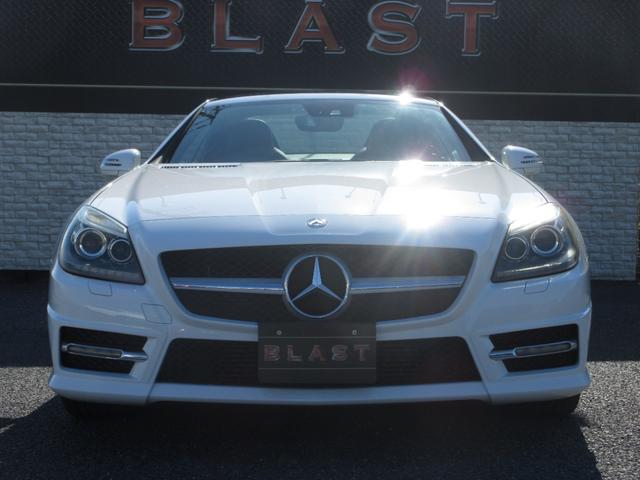 ＳＬＫ ＳＬＫ２００ＭＴ　ＡＭＧスポーツパッケージ　６速マニュアル　電動オープン　オートクルコン　純正ＨＤＤナビ　フルセグＴＶ　Ｂｌｕｅｔｏｏｔｈ　ＭＳＶ　本革シート　シートヒーター　オートライト　エアスカーフ　ＥＴＣ　横滑り防止　純正１８ＡＷ（6枚目）