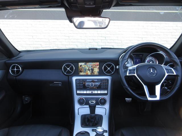 ＳＬＫ ＳＬＫ２００ＭＴ　ＡＭＧスポーツパッケージ　６速マニュアル　電動オープン　オートクルコン　純正ＨＤＤナビ　フルセグＴＶ　Ｂｌｕｅｔｏｏｔｈ　ＭＳＶ　本革シート　シートヒーター　オートライト　エアスカーフ　ＥＴＣ　横滑り防止　純正１８ＡＷ（16枚目）