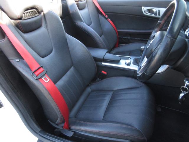 ＳＬＫ ＳＬＫ２００ＭＴ　ＡＭＧスポーツパッケージ　６速マニュアル　電動オープン　オートクルコン　純正ＨＤＤナビ　フルセグＴＶ　Ｂｌｕｅｔｏｏｔｈ　ＭＳＶ　本革シート　シートヒーター　オートライト　エアスカーフ　ＥＴＣ　横滑り防止　純正１８ＡＷ（18枚目）