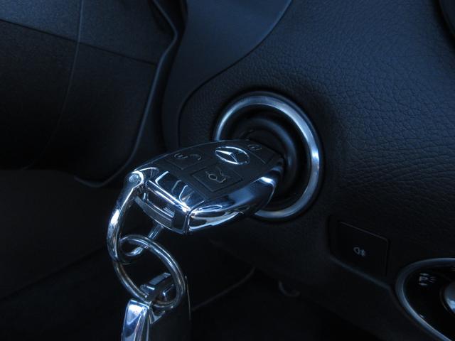 ＳＬＫ ＳＬＫ２００ＭＴ　ＡＭＧスポーツパッケージ　６速マニュアル　電動オープン　オートクルコン　純正ＨＤＤナビ　フルセグＴＶ　Ｂｌｕｅｔｏｏｔｈ　ＭＳＶ　本革シート　シートヒーター　オートライト　エアスカーフ　ＥＴＣ　横滑り防止　純正１８ＡＷ（26枚目）