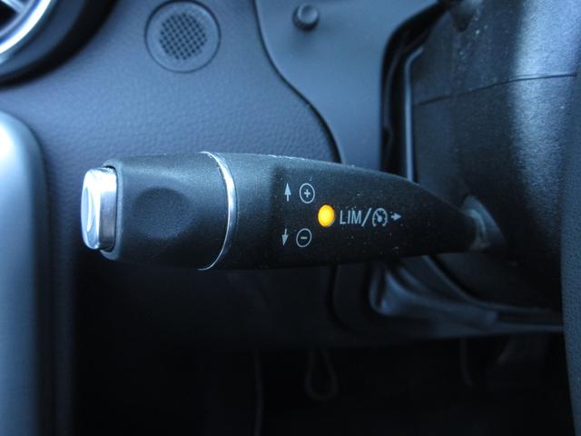 ＳＬＫ ＳＬＫ２００ＭＴ　ＡＭＧスポーツパッケージ　６速マニュアル　電動オープン　オートクルコン　純正ＨＤＤナビ　フルセグＴＶ　Ｂｌｕｅｔｏｏｔｈ　ＭＳＶ　本革シート　シートヒーター　オートライト　エアスカーフ　ＥＴＣ　横滑り防止　純正１８ＡＷ（28枚目）