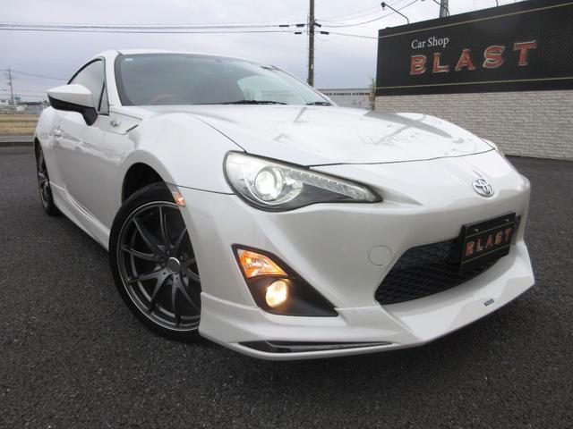 ８６ ＧＴリミテッド　６速マニュアル　モデリスタフルエアロ　ＲＡＹＳ１８インチＡＷ　柿本改マフラー　ＴＥＩＮ車高調　ＥＮＤＬＥＳＳブレーキキャリパー　ハーフレザーシート　シートヒーター　オートライト　左右独立オートエアコン（11枚目）
