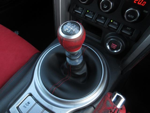 ８６ ＧＴリミテッド　６速マニュアル　モデリスタフルエアロ　ＲＡＹＳ１８インチＡＷ　柿本改マフラー　ＴＥＩＮ車高調　ＥＮＤＬＥＳＳブレーキキャリパー　ハーフレザーシート　シートヒーター　オートライト　左右独立オートエアコン（24枚目）