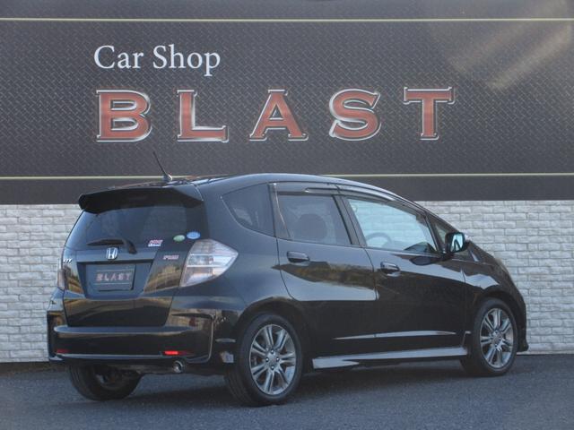 フィット ＲＳ　６速マニュアル　ディスプレイオーディオ　Ａｎｄｒｏｉｄ　Ａｕｔｏ　Ａｐｐｌｅ　Ｃａｒ　Ｐｌａｙ　パイオニア製チューンアップツイーター　ウィンドウデフォッガー　スロットルコントローラー　電格ミラー（5枚目）