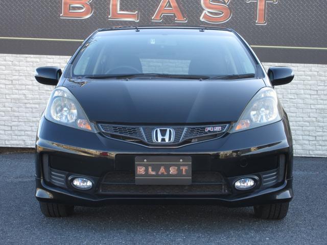 フィット ＲＳ　６速マニュアル　ディスプレイオーディオ　Ａｎｄｒｏｉｄ　Ａｕｔｏ　Ａｐｐｌｅ　Ｃａｒ　Ｐｌａｙ　パイオニア製チューンアップツイーター　ウィンドウデフォッガー　スロットルコントローラー　電格ミラー（6枚目）