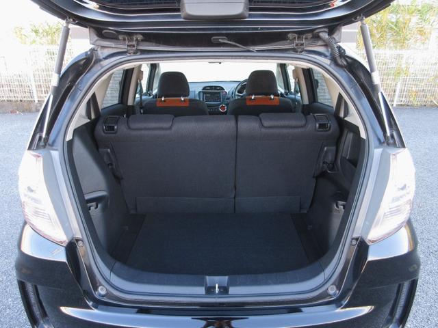 フィット ＲＳ　６速マニュアル　ディスプレイオーディオ　Ａｎｄｒｏｉｄ　Ａｕｔｏ　Ａｐｐｌｅ　Ｃａｒ　Ｐｌａｙ　パイオニア製チューンアップツイーター　ウィンドウデフォッガー　スロットルコントローラー　電格ミラー（14枚目）