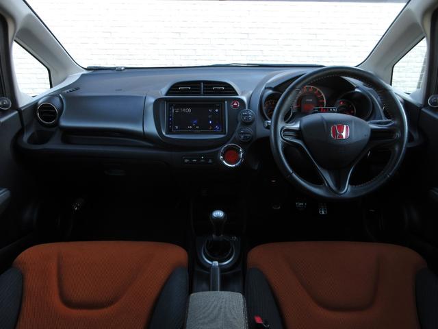 フィット ＲＳ　６速マニュアル　ディスプレイオーディオ　Ａｎｄｒｏｉｄ　Ａｕｔｏ　Ａｐｐｌｅ　Ｃａｒ　Ｐｌａｙ　パイオニア製チューンアップツイーター　ウィンドウデフォッガー　スロットルコントローラー　電格ミラー（16枚目）