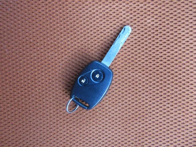 フィット ＲＳ　６速マニュアル　ディスプレイオーディオ　Ａｎｄｒｏｉｄ　Ａｕｔｏ　Ａｐｐｌｅ　Ｃａｒ　Ｐｌａｙ　パイオニア製チューンアップツイーター　ウィンドウデフォッガー　スロットルコントローラー　電格ミラー（30枚目）