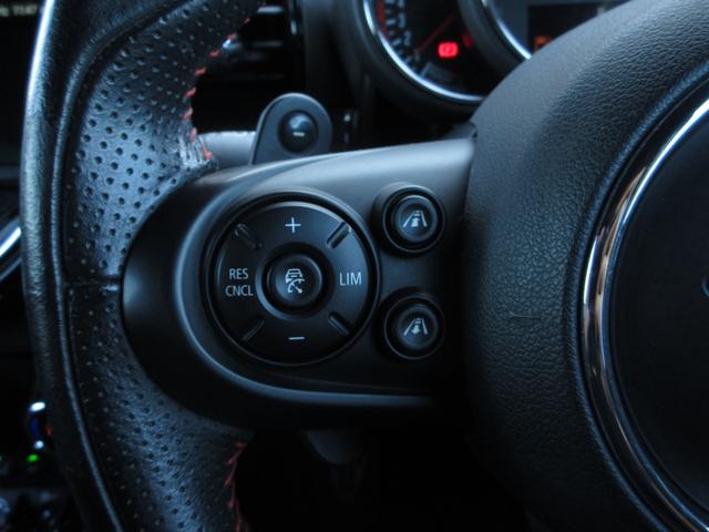高速走行時に便利なアダプティブクルーズコントロール搭載です☆