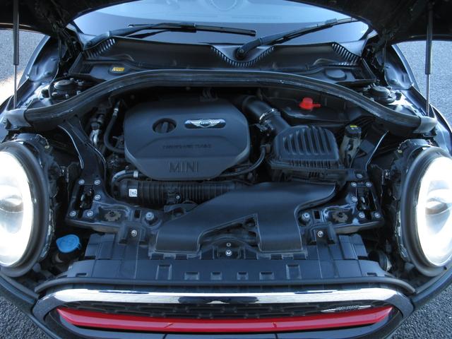 キレイに仕上がったエンジンルーム☆機関も良好です♪安心のタイミングチェーン式です！！