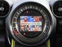 クーパーＳＤ　クロスオーバー　サンライト　特別仕様車　ディーゼルターボ　社外メモリーナビ　フルセグＴＶ　Ｂｌｕｅｔｏｏｔｈ　バックカメラ　純正ＨＩＤヘッドライト　オートライト　純正１８インチＡＷ　クルーズコントロール　シートカバー　横滑り防止（25枚目）