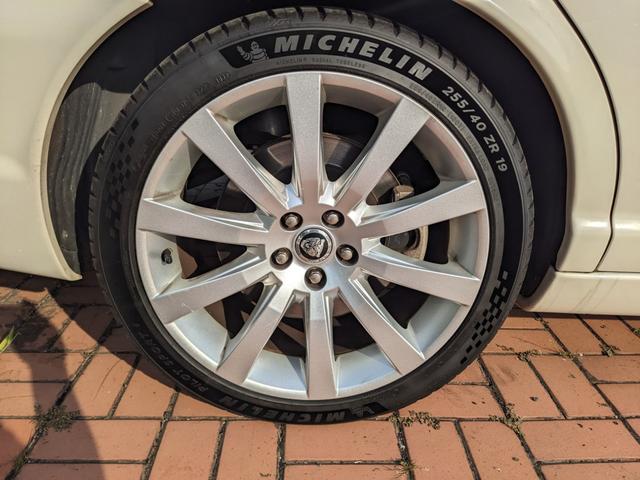 JAGUAR XJ XJ 3.0 EXECUTIVE | 2009 | WHITE | 55000 km