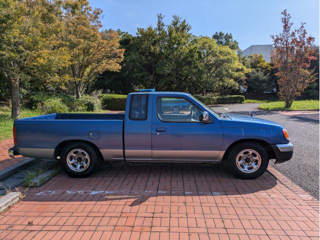 ダットサンピックアップ キングキャブ　ＡＸ　ローダウン・ＥＴＣ・電動格納ミラー・キーレス（9枚目）