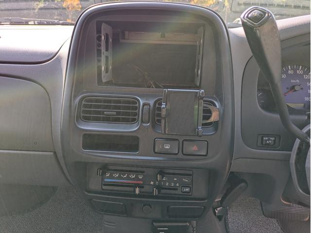 ダットサンピックアップ キングキャブ　ＡＸ　ローダウン・ＥＴＣ・電動格納ミラー・キーレス（29枚目）