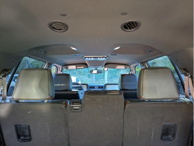 リンカーンナビゲーター ベースグレード　ディーラー車・８ナンバー・車椅子移動車登録・社外ナビ・フルセグ・ＡＬＰＩＮＥフリップダウンモニター・ＥＴＣ・キーレス・パワーバックドア・バックカメラ・フロントカメラ・右サイドカメラ・パワーシート（15枚目）