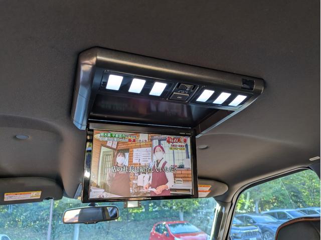 リンカーンナビゲーター ベースグレード　ディーラー車・８ナンバー・車椅子移動車登録・社外ナビ・フルセグ・ＡＬＰＩＮＥフリップダウンモニター・ＥＴＣ・キーレス・パワーバックドア・バックカメラ・フロントカメラ・右サイドカメラ・パワーシート（21枚目）