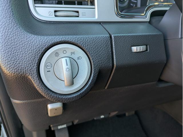 リンカーンナビゲーター ベースグレード　ディーラー車・８ナンバー・車椅子移動車登録・社外ナビ・フルセグ・ＡＬＰＩＮＥフリップダウンモニター・ＥＴＣ・キーレス・パワーバックドア・バックカメラ・フロントカメラ・右サイドカメラ・パワーシート（23枚目）