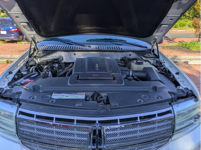 リンカーンナビゲーター ベースグレード　ディーラー車・８ナンバー・車椅子移動車登録・社外ナビ・フルセグ・ＡＬＰＩＮＥフリップダウンモニター・ＥＴＣ・キーレス・パワーバックドア・バックカメラ・フロントカメラ・右サイドカメラ・パワーシート（45枚目）