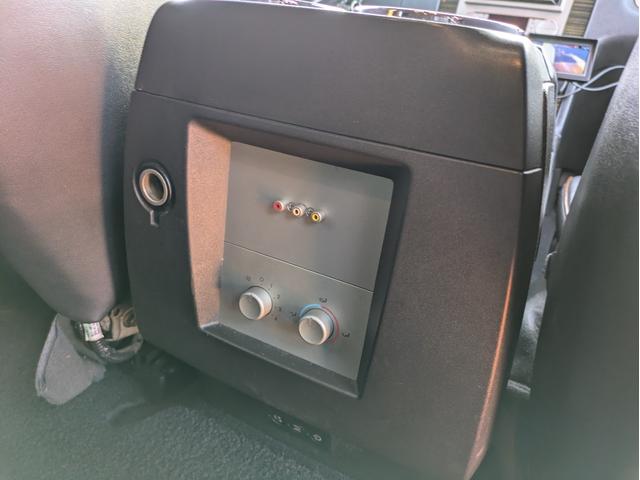 リンカーンナビゲーター ベースグレード　ディーラー車・８ナンバー・車椅子移動車登録・社外ナビ・フルセグ・ＡＬＰＩＮＥフリップダウンモニター・ＥＴＣ・キーレス・パワーバックドア・バックカメラ・フロントカメラ・右サイドカメラ・パワーシート（47枚目）