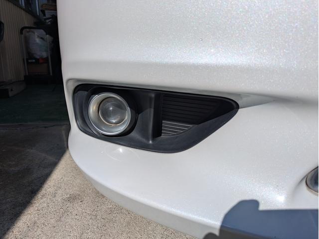 クライスラー・300 300Cラグジュアリー ディーラー車・黒革シート・純正ナビ・TV・Bカメラ・ETC・シートヒーター・前席ベンチレーション・パノラマルーフ・リアサンシェード・ステアリングヒーター・プッシュスタート・スマートキー・ブルートゥース(4枚目)