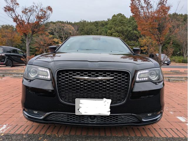 クライスラー・300 300S スマートキー・ブラックレザーシート・パワーシート・シートヒーター・プッシュスタート・社外22インチAW・社外フルセグ・ETC・バックカメラ・クルーズコントロール・Bluetooth・ヒートステアリング(5枚目)