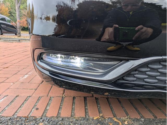 クライスラー・300 300S スマートキー・ブラックレザーシート・パワーシート・シートヒーター・プッシュスタート・社外22インチAW・社外フルセグ・ETC・バックカメラ・クルーズコントロール・Bluetooth・ヒートステアリング(16枚目)