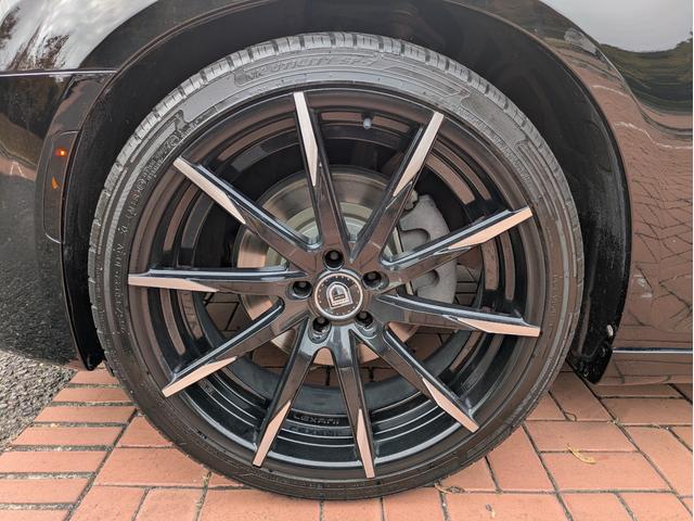 クライスラー・300 300S スマートキー・ブラックレザーシート・パワーシート・シートヒーター・プッシュスタート・社外22インチAW・社外フルセグ・ETC・バックカメラ・クルーズコントロール・Bluetooth・ヒートステアリング(17枚目)