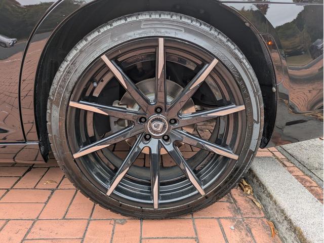 クライスラー・300 300S スマートキー・ブラックレザーシート・パワーシート・シートヒーター・プッシュスタート・社外22インチAW・社外フルセグ・ETC・バックカメラ・クルーズコントロール・Bluetooth・ヒートステアリング(19枚目)