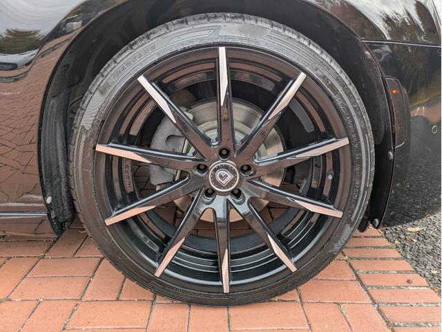 クライスラー・300 300S スマートキー・ブラックレザーシート・パワーシート・シートヒーター・プッシュスタート・社外22インチAW・社外フルセグ・ETC・バックカメラ・クルーズコントロール・Bluetooth・ヒートステアリング(20枚目)