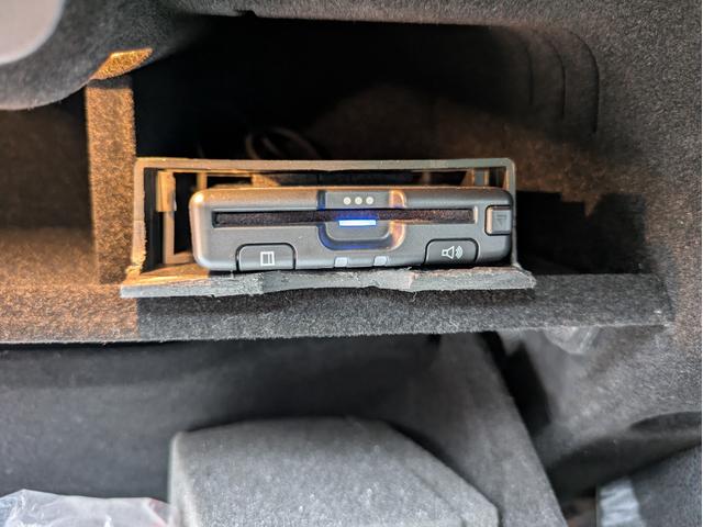 クライスラー・300 300S スマートキー・ブラックレザーシート・パワーシート・シートヒーター・プッシュスタート・社外22インチAW・社外フルセグ・ETC・バックカメラ・クルーズコントロール・Bluetooth・ヒートステアリング(28枚目)