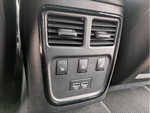 クライスラー・300 300S スマートキー・ブラックレザーシート・パワーシート・シートヒーター・プッシュスタート・社外22インチAW・社外フルセグ・ETC・バックカメラ・クルーズコントロール・Bluetooth・ヒートステアリング(39枚目)