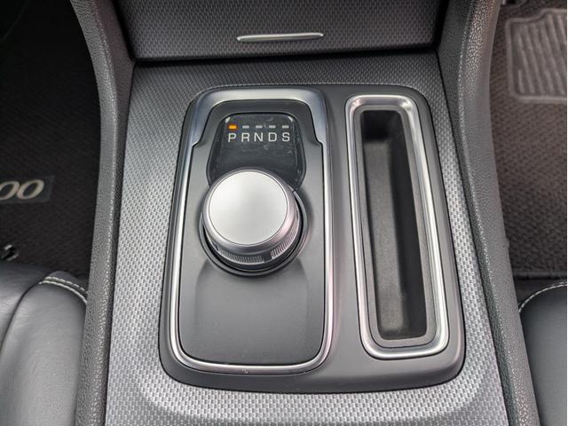 クライスラー・300 300S スマートキー・ブラックレザーシート・パワーシート・シートヒーター・プッシュスタート・社外22インチAW・社外フルセグ・ETC・バックカメラ・クルーズコントロール・Bluetooth・ヒートステアリング(40枚目)