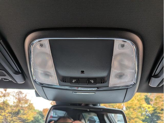 クライスラー・300 300S スマートキー・ブラックレザーシート・パワーシート・シートヒーター・プッシュスタート・社外22インチAW・社外フルセグ・ETC・バックカメラ・クルーズコントロール・Bluetooth・ヒートステアリング(45枚目)